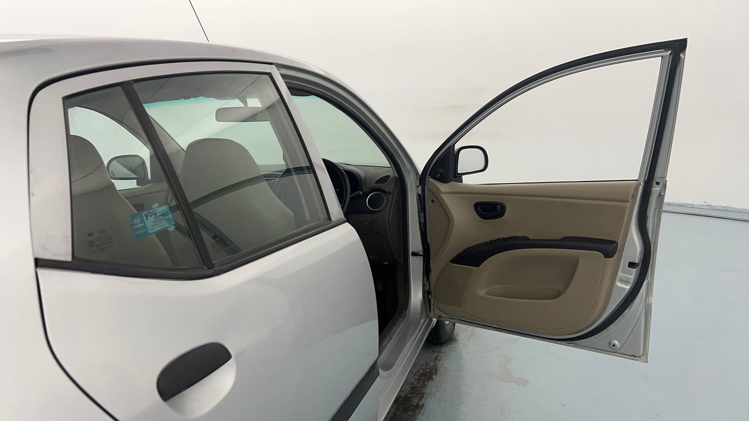 Used 2014 Hyundai i10 Magna 1.1 iRDE2 Petrol Manual interior RIGHT FRONT DOOR OPEN VIEW