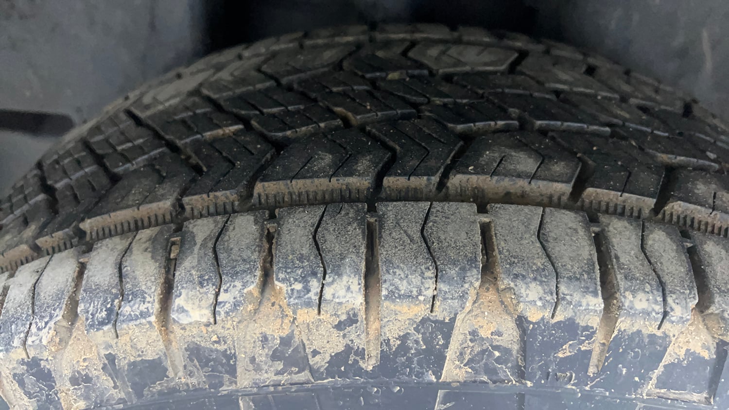 Used 2019 Jeep Compass Limited 1.4 Petrol AT Petrol Automatic tyres RIGHT REAR TYRE TREAD VIEW