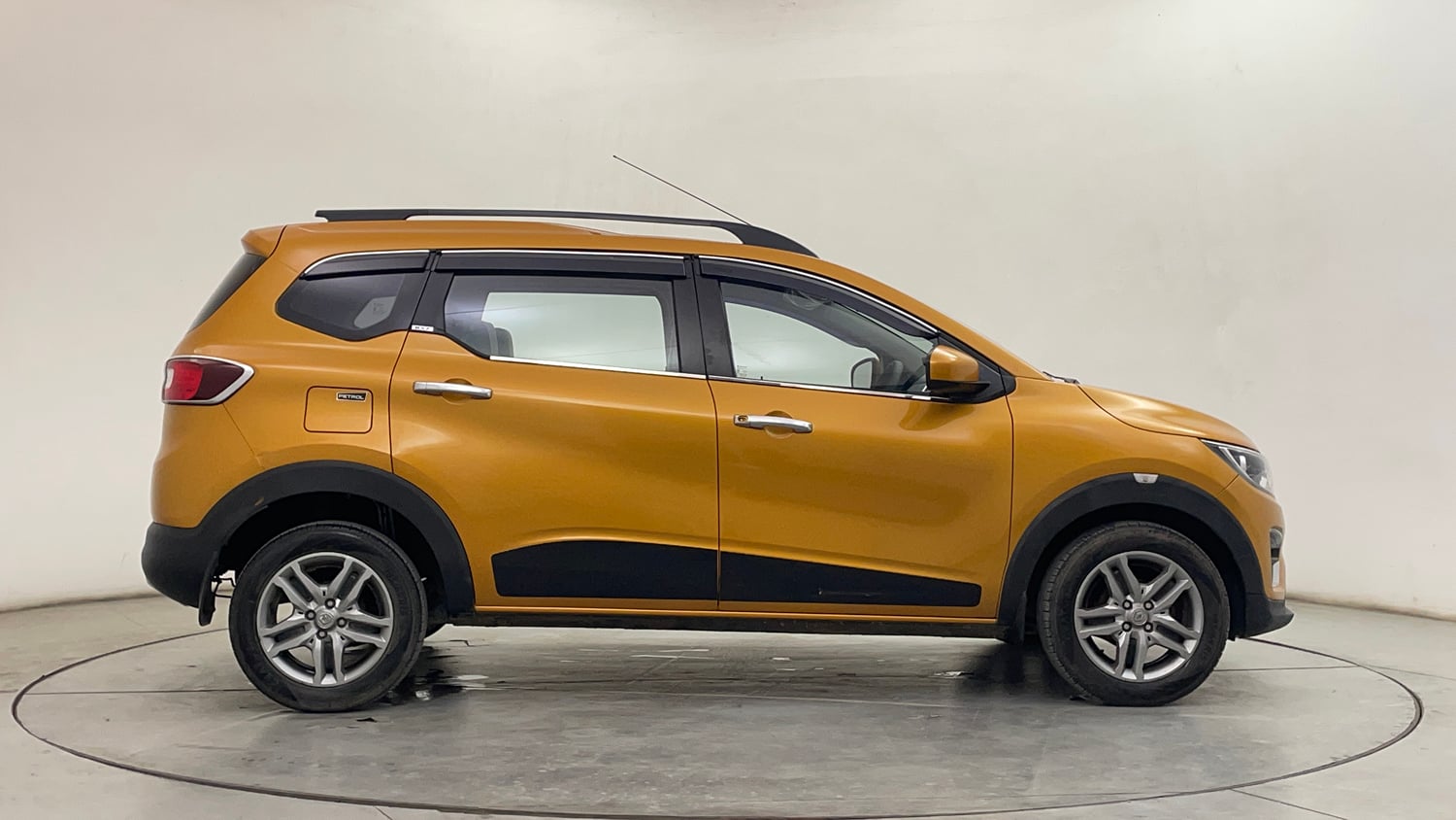 Used 2020 Renault Triber RXZ EASY-R AMT Petrol Automatic exterior RIGHT SIDE VIEW