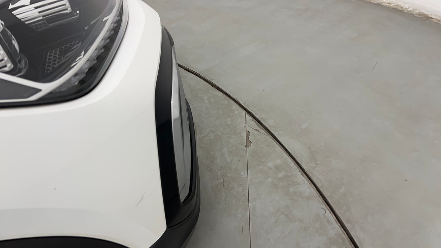 Used 2023 Volkswagen Taigun GT Plus 1.5 TSI DSG Petrol Automatic dents MINOR SCRATCH