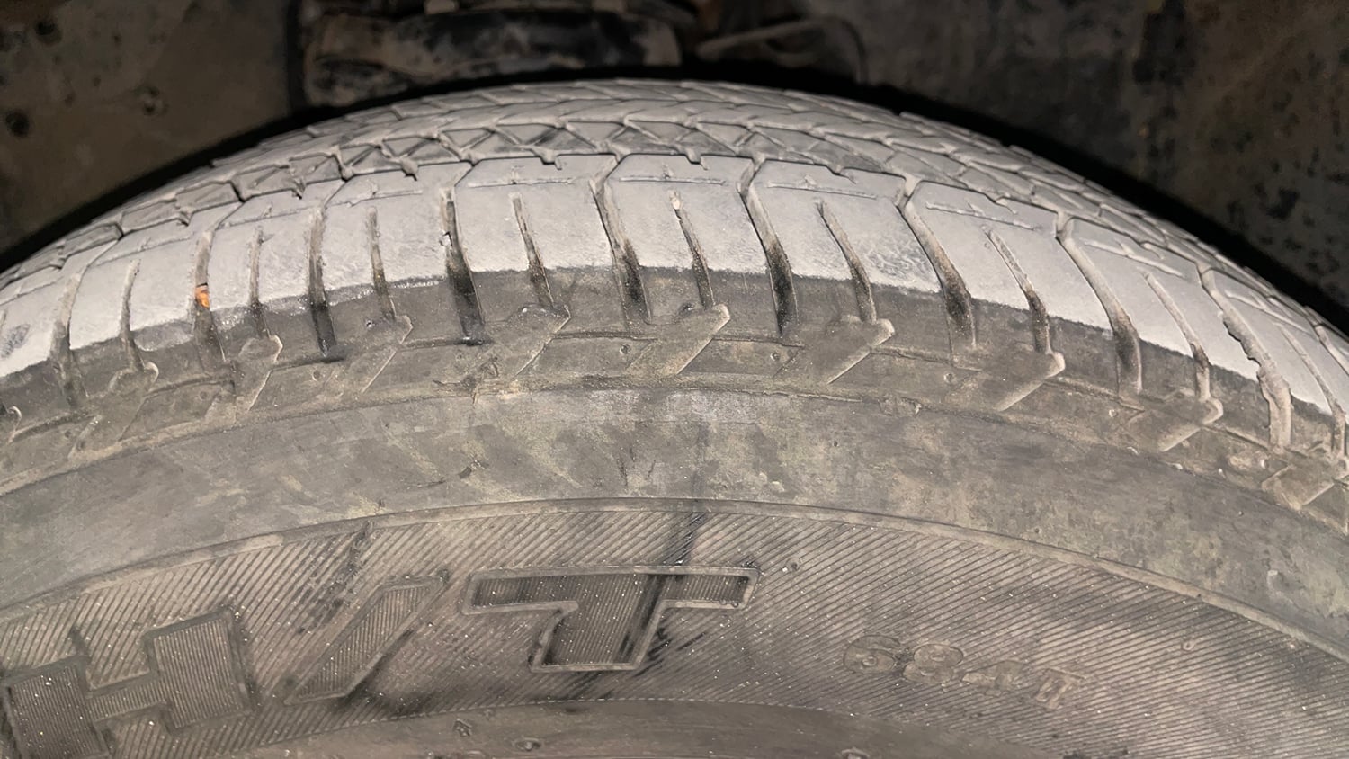 Used 2019 Tata Hexa XTA 4x2 6 STR Diesel Automatic tyres LEFT FRONT TYRE TREAD VIEW