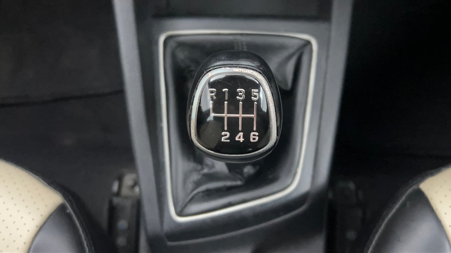 Used 2018 Hyundai Elite i20 Asta 1.4 CRDI (O) Diesel Manual interior GEAR  KNOB VIEW