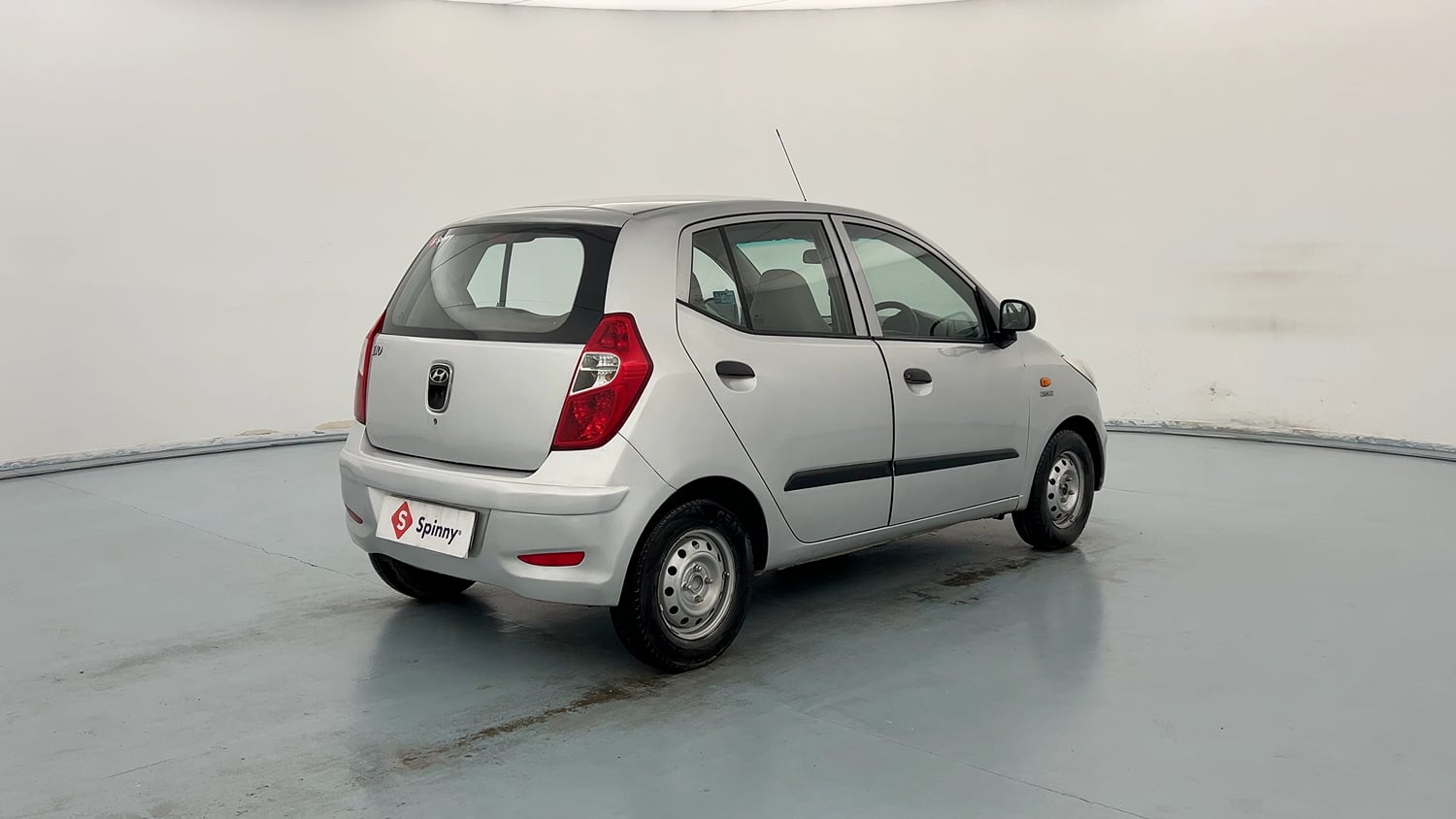 Used 2014 Hyundai i10 Magna 1.1 iRDE2 Petrol Manual exterior RIGHT REAR CORNER VIEW