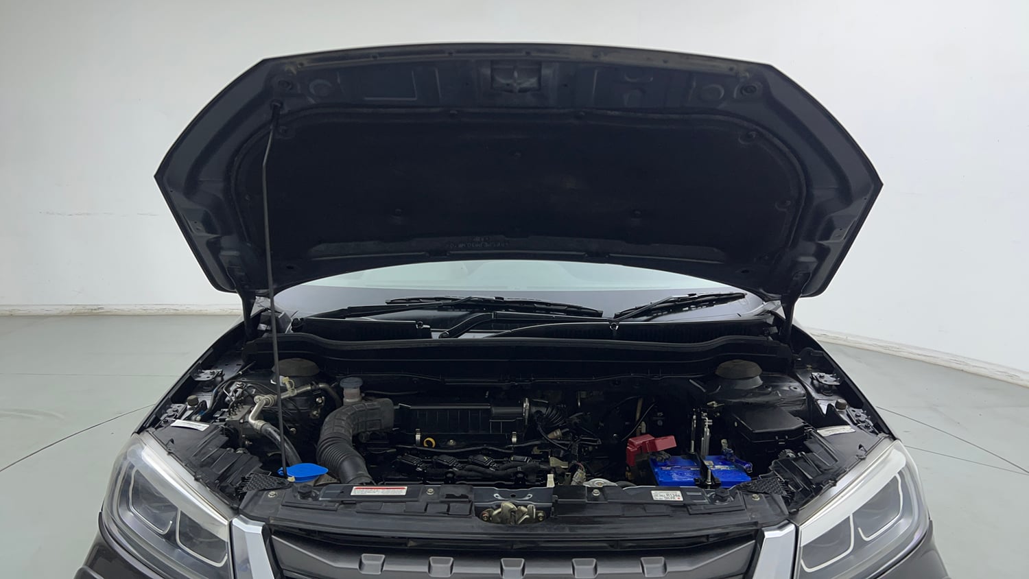 Used 2022 Toyota Urban Cruiser Premium Grade MT Petrol Manual engine ENGINE & BONNET OPEN FRONT VIEW