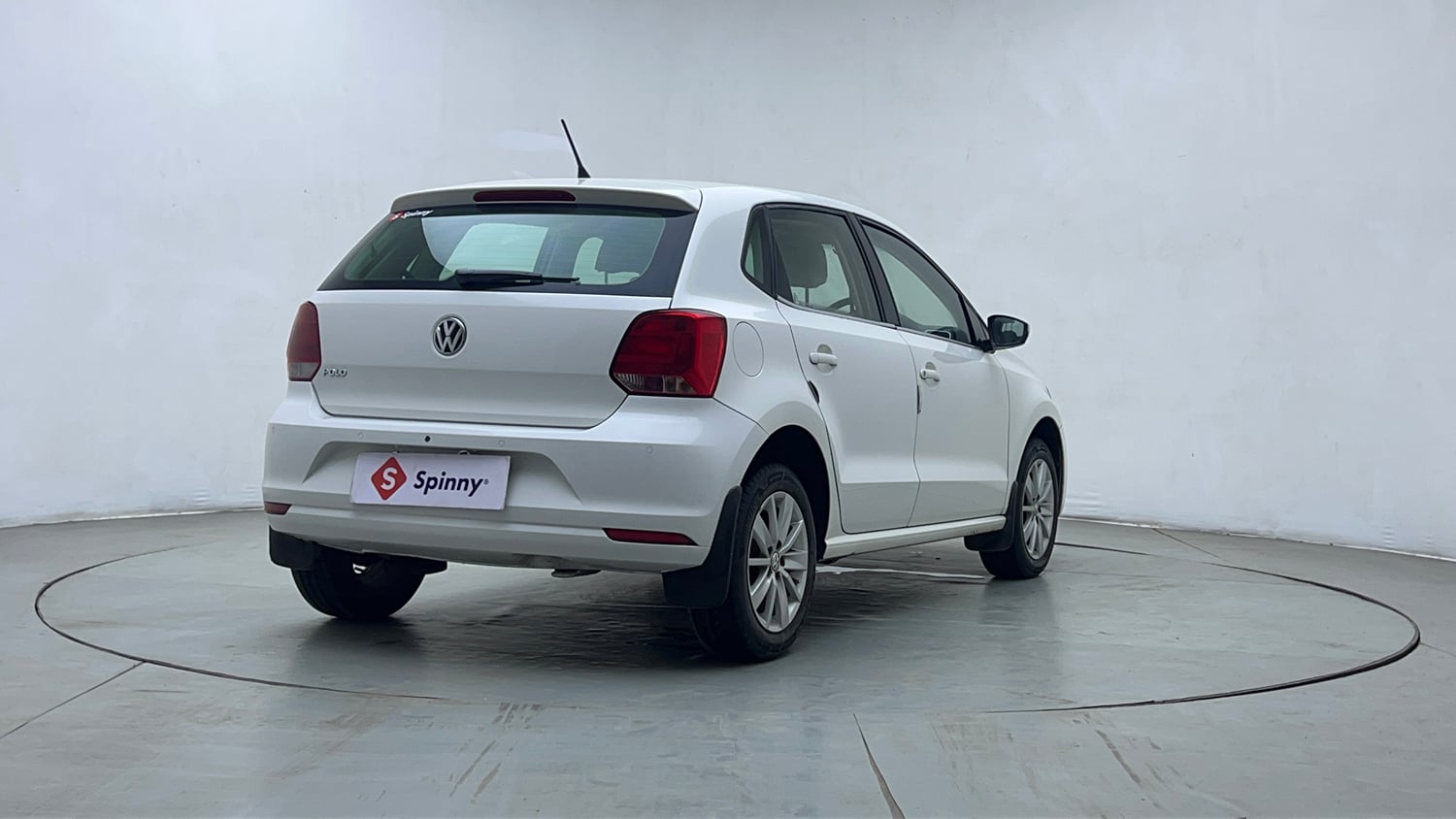 Used 2016 Volkswagen Polo Highline1.2L (P) Petrol Manual exterior RIGHT REAR CORNER VIEW