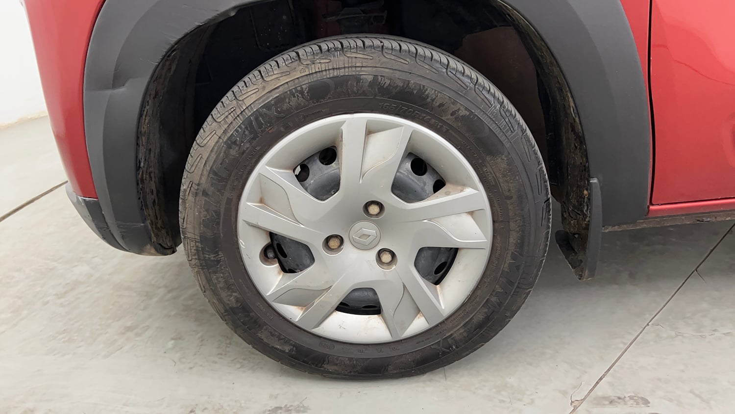 Used 2020 Renault Kwid 1.0 RXT AMT Opt Petrol Automatic tyres LEFT FRONT TYRE RIM VIEW