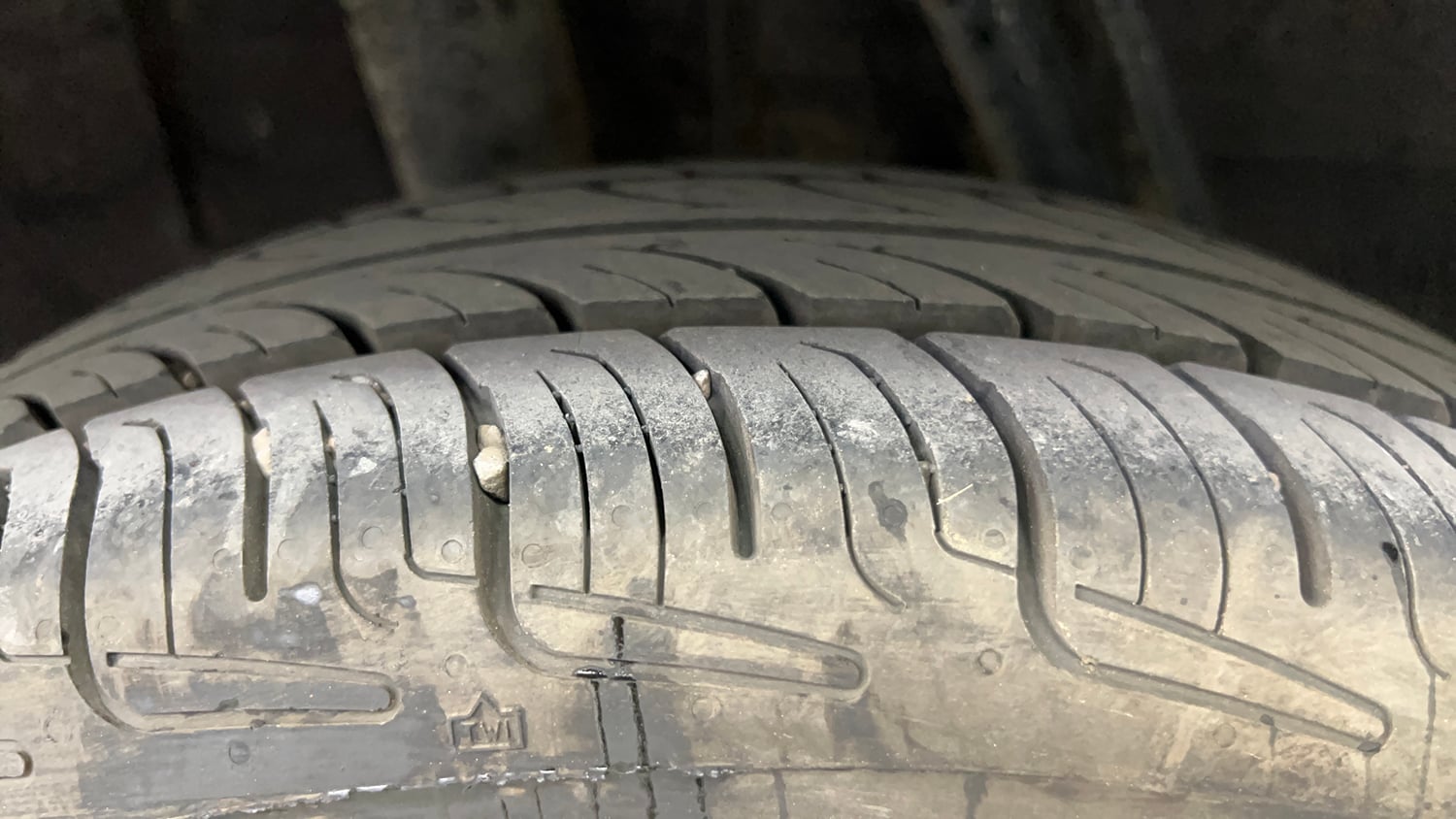 Used 2020 Renault Kwid 1.0 RXT AMT Opt Petrol Automatic tyres RIGHT REAR TYRE TREAD VIEW