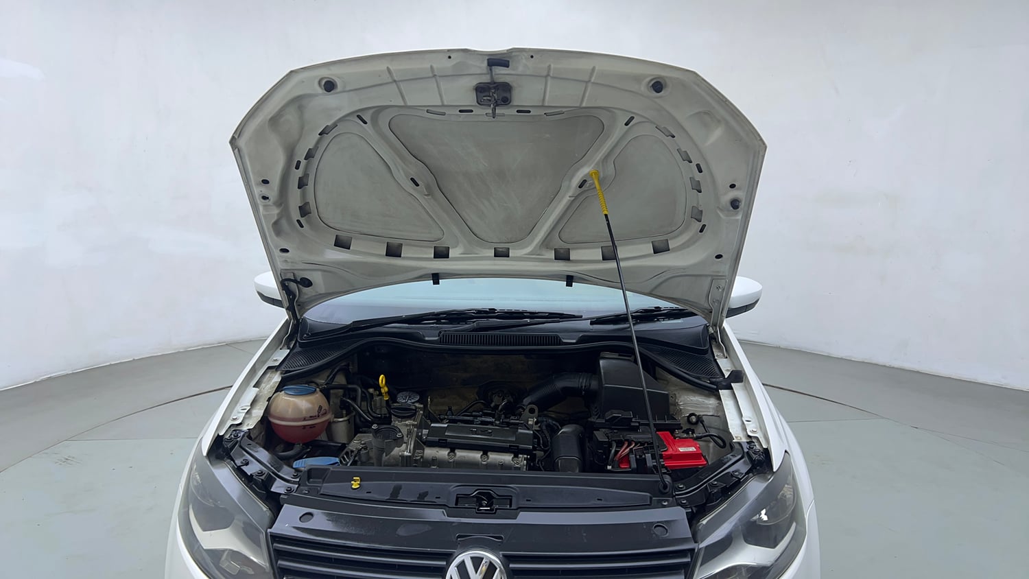 Used 2016 Volkswagen Polo Highline1.2L (P) Petrol Manual engine ENGINE & BONNET OPEN FRONT VIEW