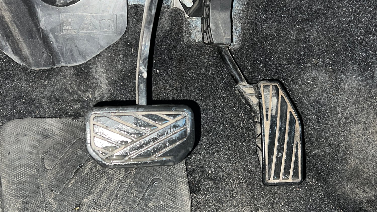 Used 2023 Maruti Suzuki XL6 Zeta AT Petrol Petrol Automatic interior PEDALS VIEW