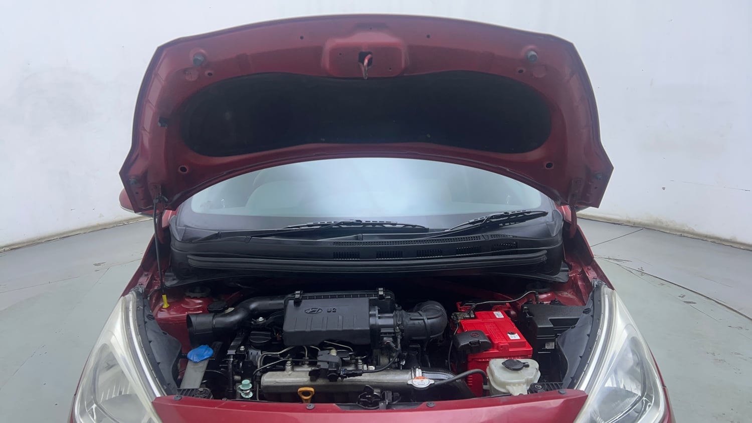 Used 2019 Hyundai Grand i10 Sportz U2 1.2 CRDi Diesel Manual engine ENGINE & BONNET OPEN FRONT VIEW