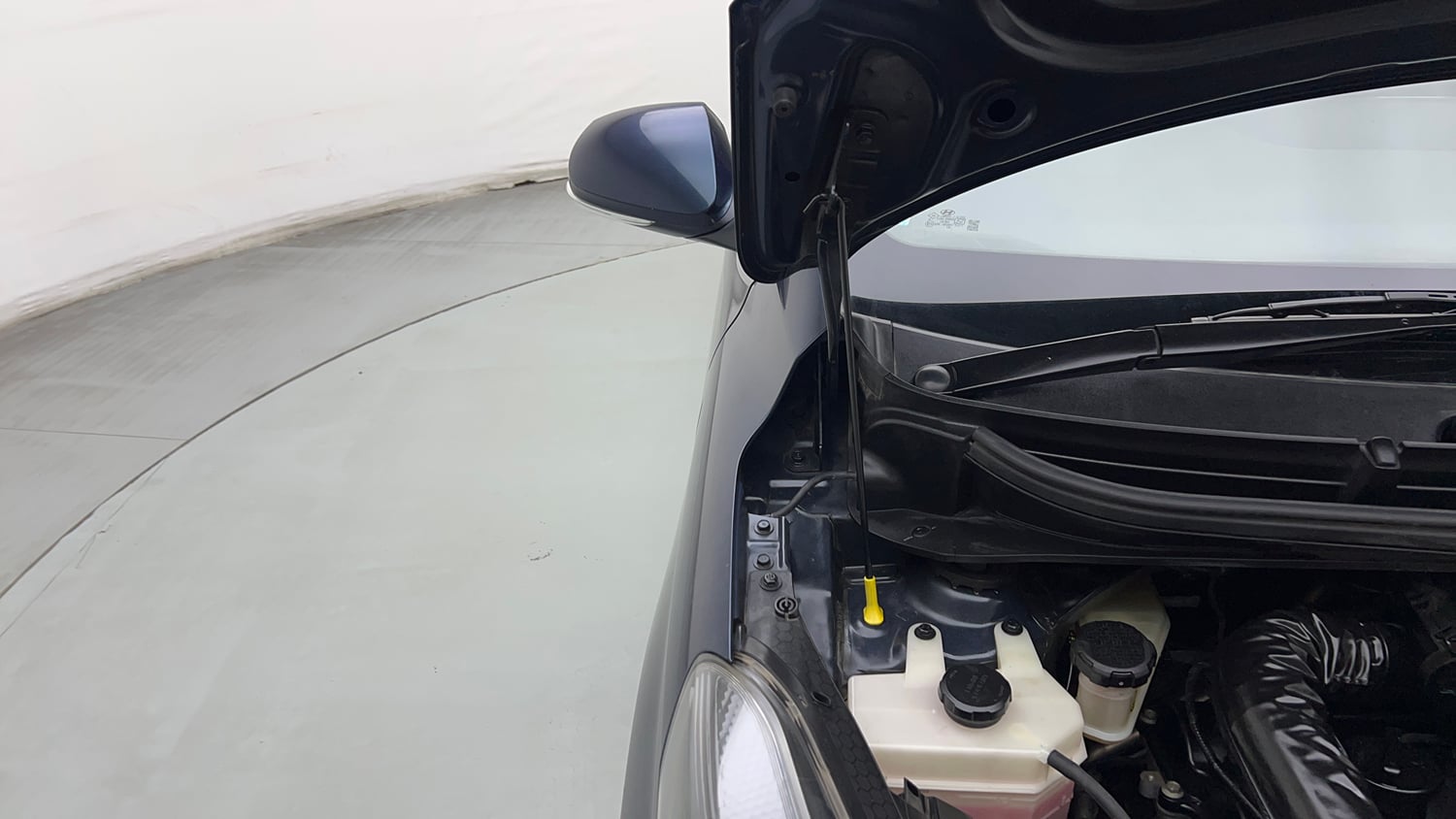 Used 2022 Hyundai Grand i10 Nios Sportz 1.2 Kappa VTVT CNG Cng Manual engine ENGINE RIGHT SIDE HINGE & APRON VIEW