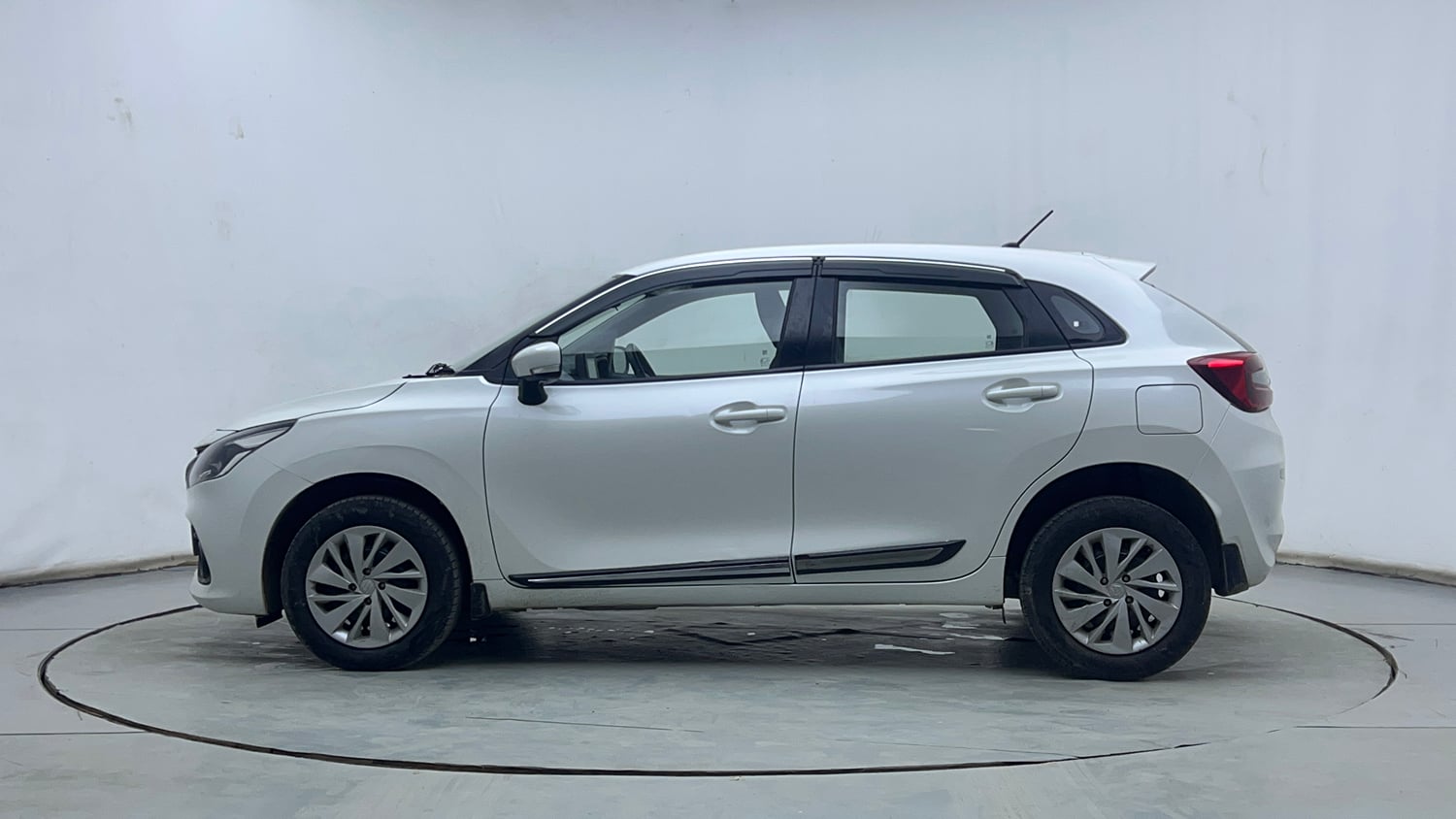 Used 2022 Maruti Suzuki Baleno Delta Petrol Manual exterior LEFT SIDE VIEW