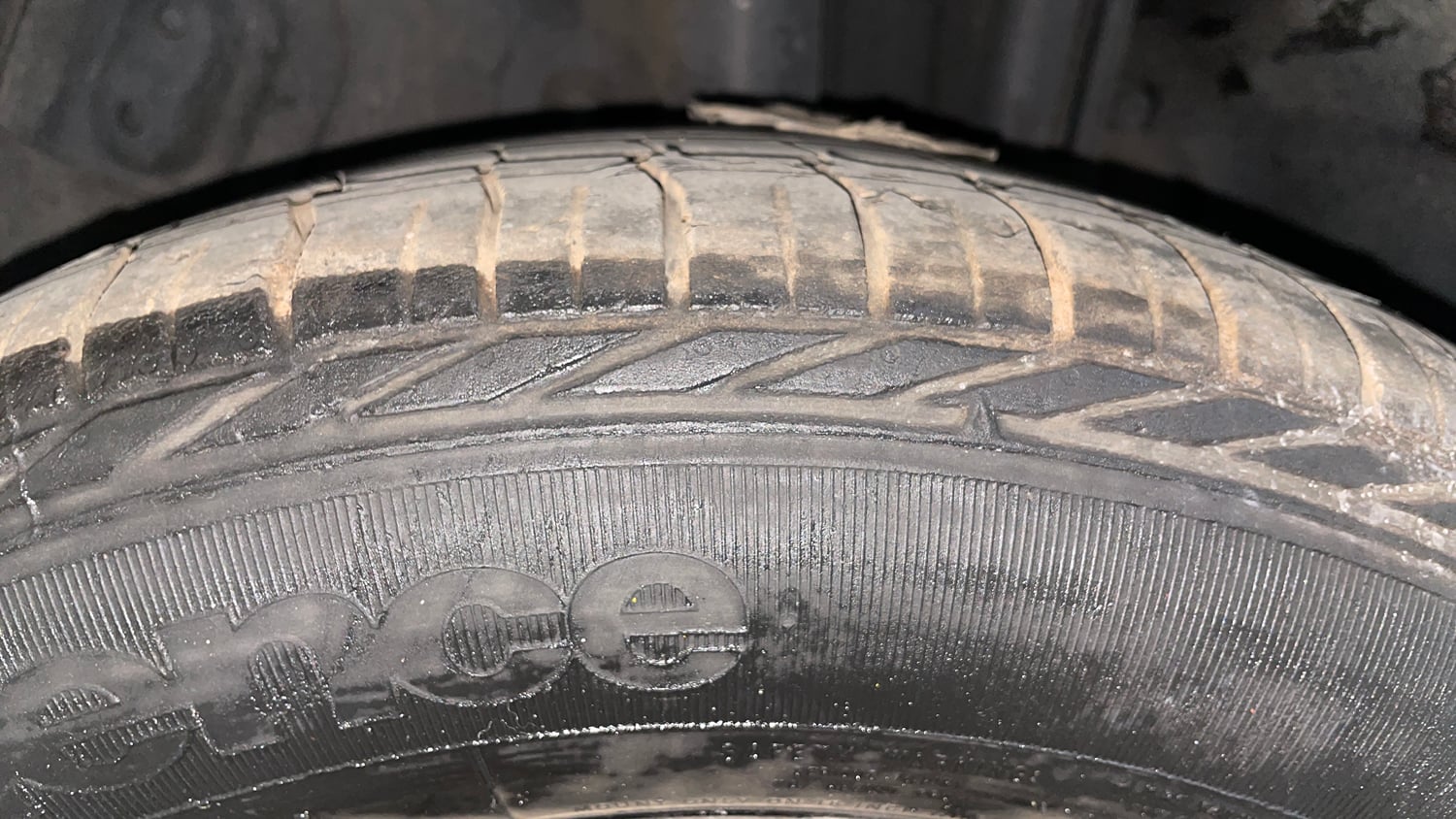 Used 2022 Tata Nexon XZA Plus (O) Petrol Automatic tyres LEFT REAR TYRE TREAD VIEW