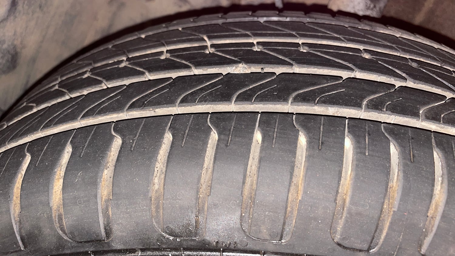 Used 2017 Tata Tiago Revotron XZ Petrol Manual tyres LEFT FRONT TYRE TREAD VIEW