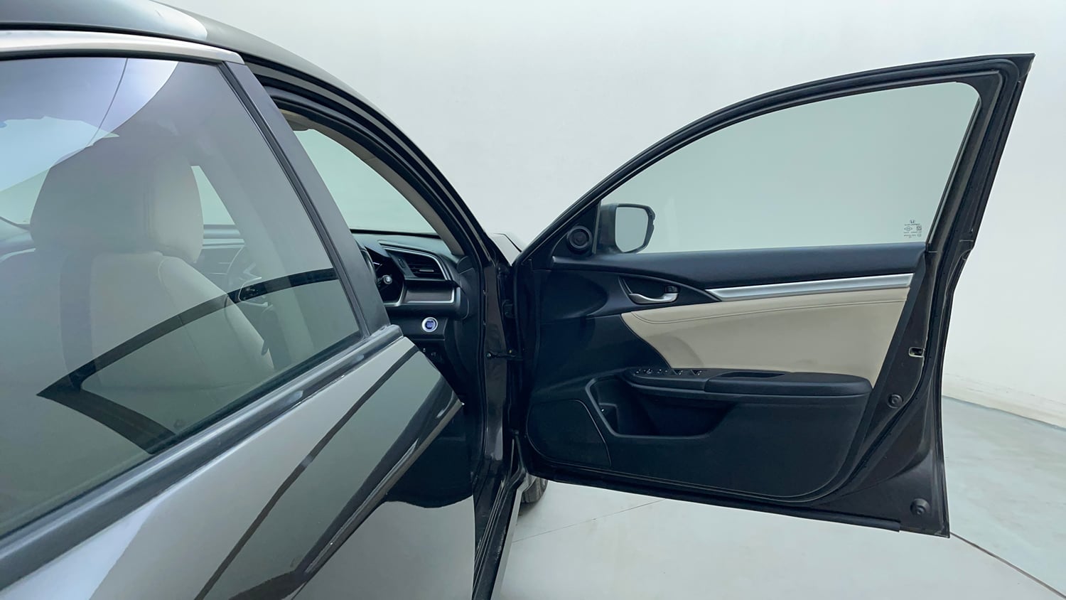 Used 2020 Honda Civic ZX CVT Petrol Petrol Automatic interior RIGHT FRONT DOOR OPEN VIEW