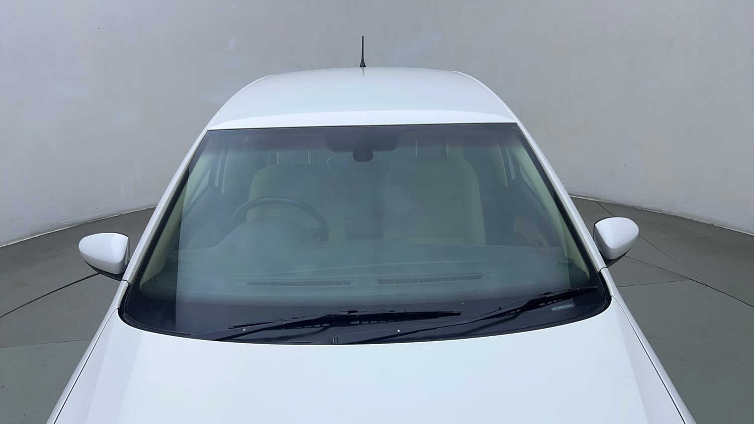 Used 2016 Volkswagen Polo Highline1.2L (P) Petrol Manual exterior FRONT WINDSHIELD VIEW