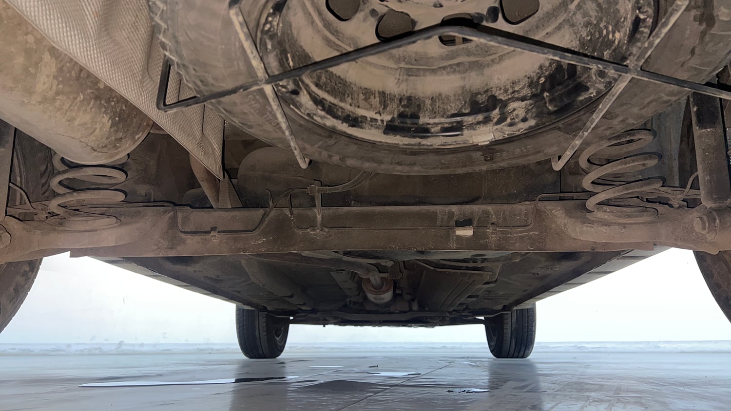 Used 2019 Renault Duster RXS CVT Petrol Automatic extra REAR UNDERBODY VIEW (TAKEN FROM REAR)