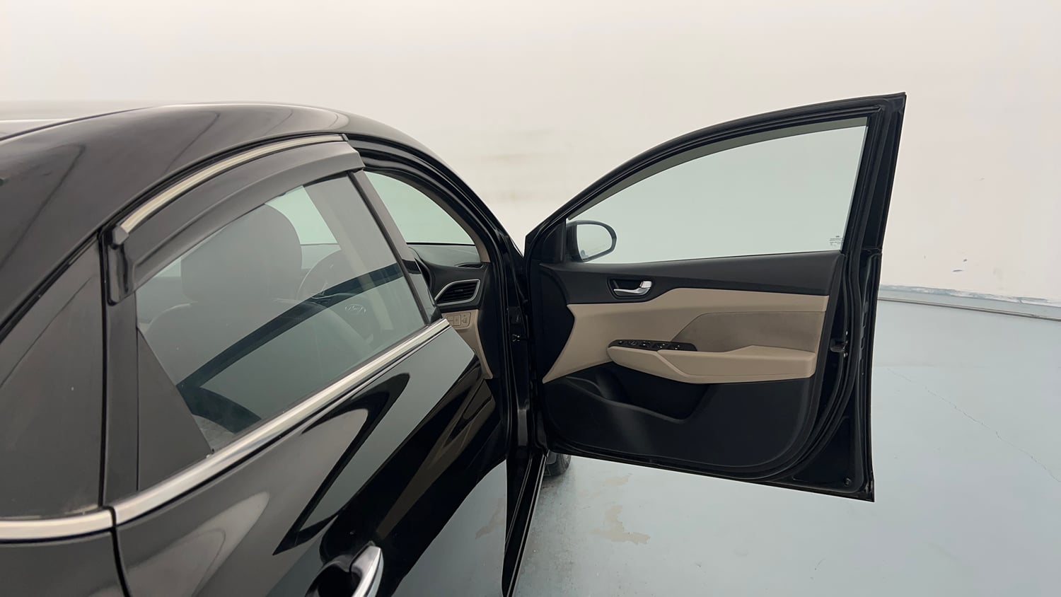Used 2019 Hyundai Verna SX Plus 1.6 VTVT AT Petrol Automatic interior RIGHT FRONT DOOR OPEN VIEW