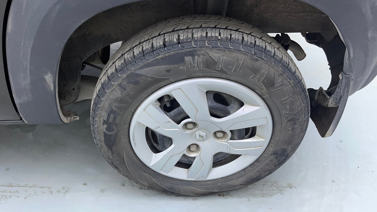 Used 2016 Renault Kwid RXT Petrol Manual tyres LEFT REAR TYRE RIM VIEW