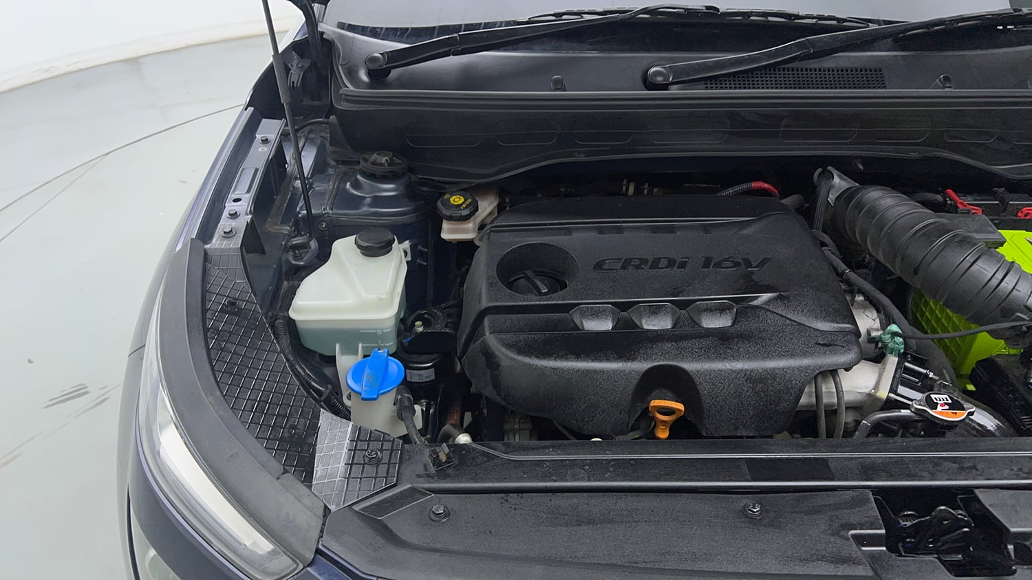 Used 2020 Hyundai Venue SX 1.4 CRDi Diesel Manual engine ENGINE RIGHT SIDE VIEW