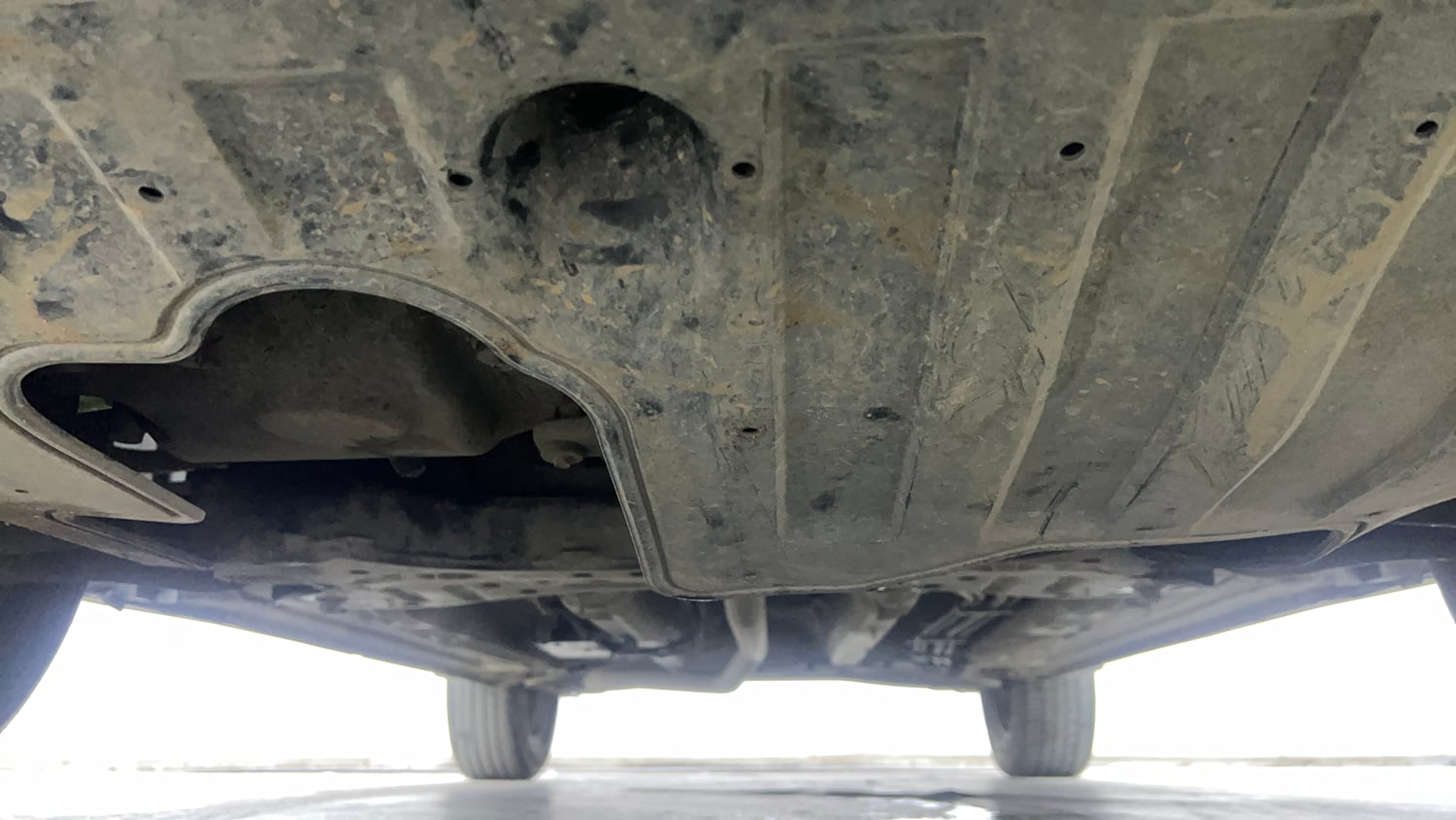 Used 2020 Kia Sonet GTX Plus 1.5 AT Diesel Automatic extra FRONT LEFT UNDERBODY VIEW