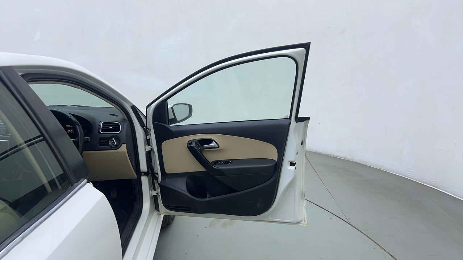 Used 2016 Volkswagen Polo Highline1.2L (P) Petrol Manual interior RIGHT FRONT DOOR OPEN VIEW
