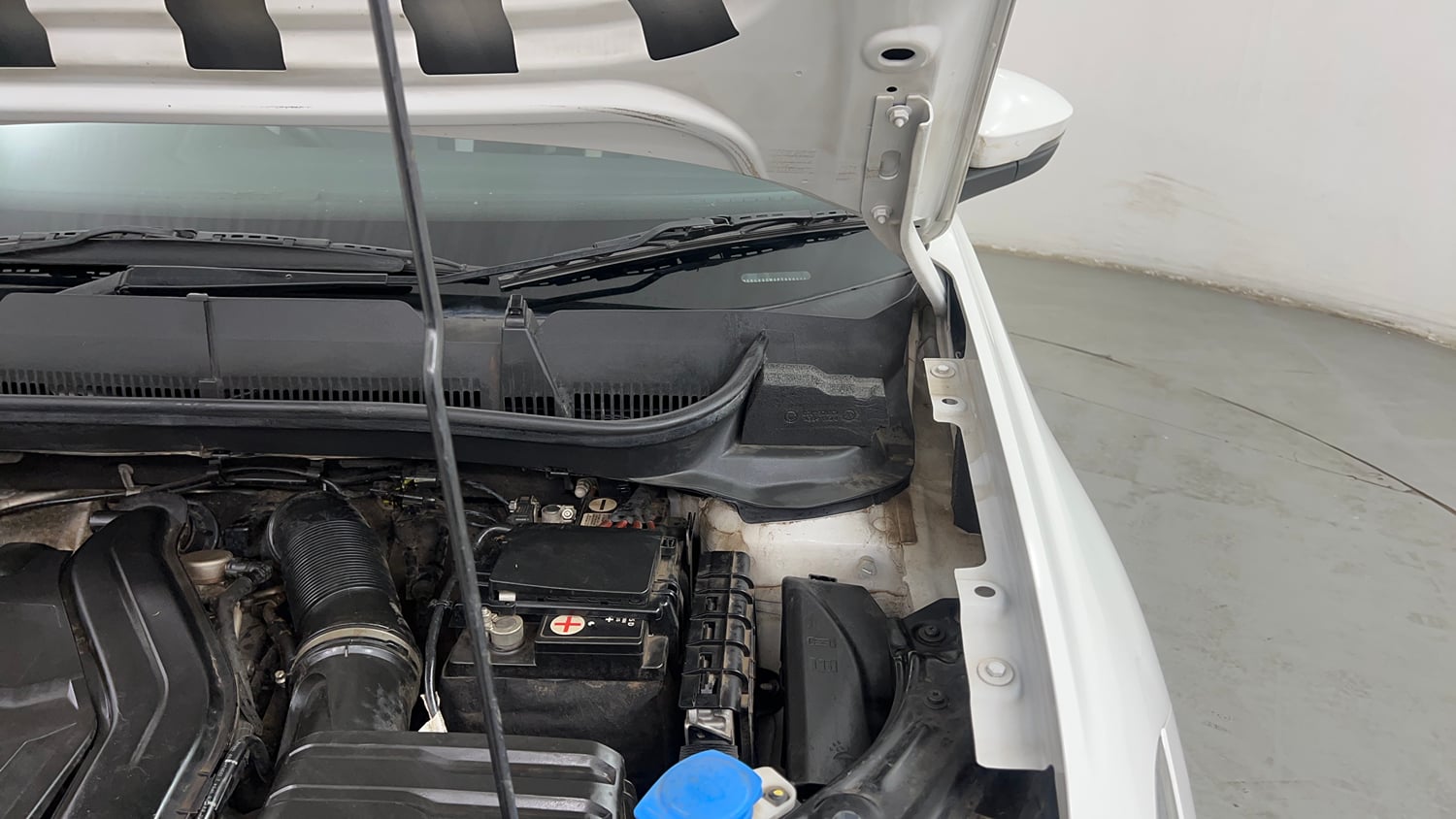 Used 2023 Volkswagen Taigun GT Plus 1.5 TSI DSG Petrol Automatic engine ENGINE LEFT SIDE HINGE & APRON VIEW