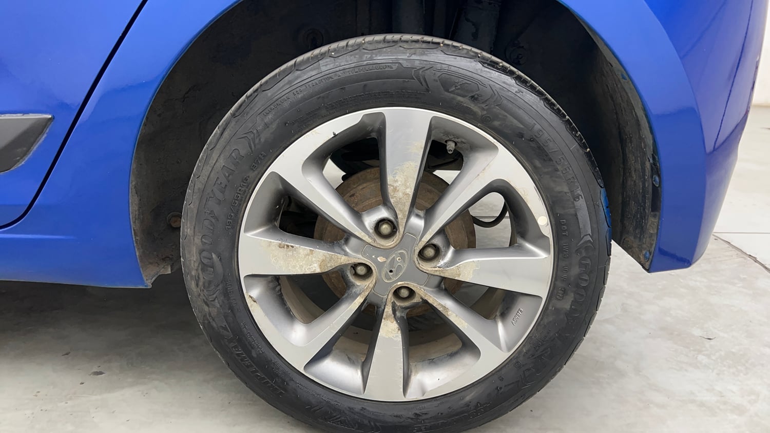 Used 2016 Hyundai Elite i20 Asta 1.2 (O) Petrol Manual tyres LEFT REAR TYRE RIM VIEW
