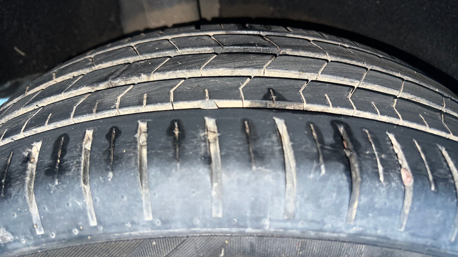 Used 2017 Maruti Suzuki Baleno Zeta 1.2 AT Petrol Automatic tyres RIGHT REAR TYRE TREAD VIEW