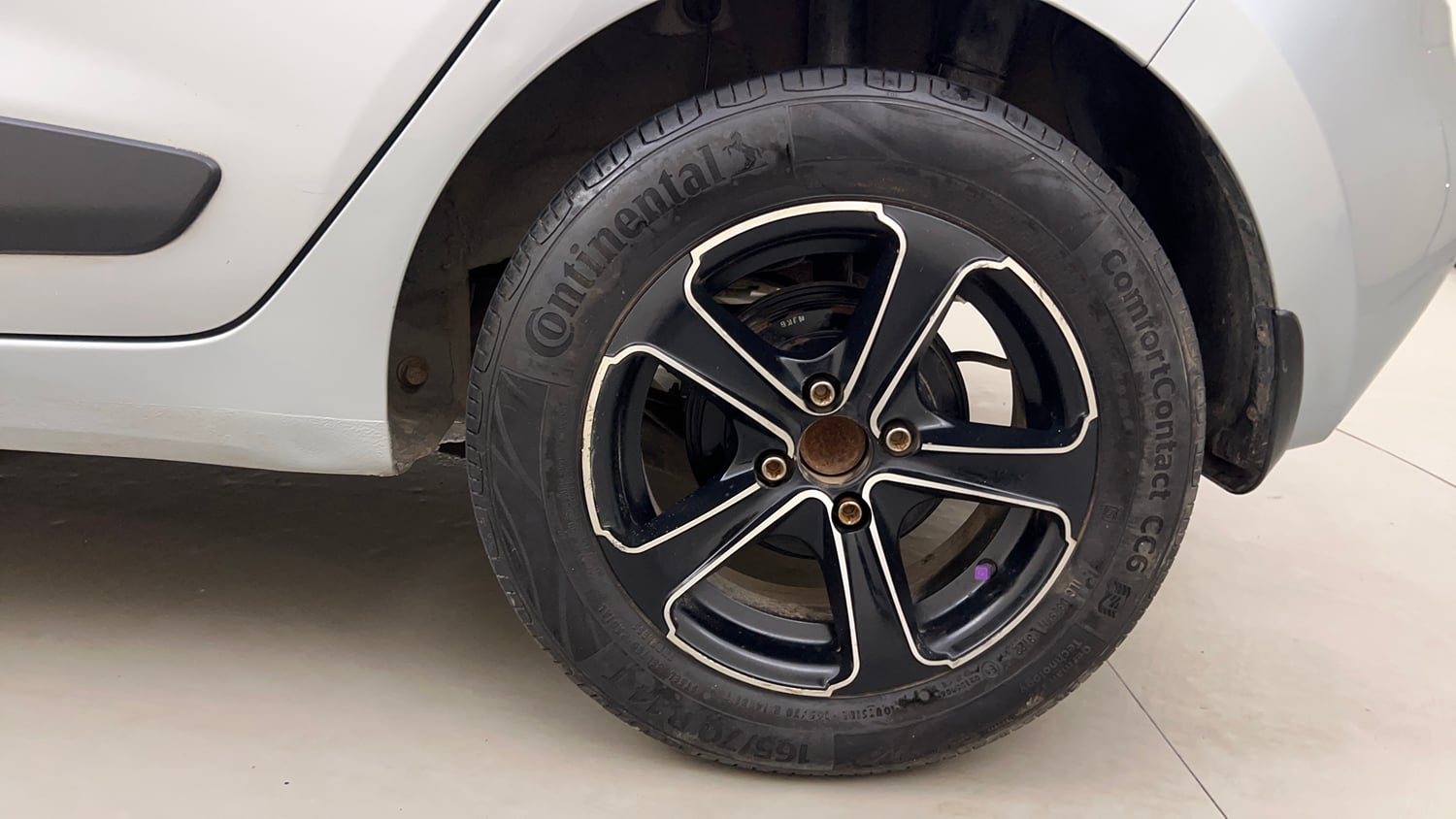 Used 2018 Hyundai Grand i10 Magna AT 1.2 Kappa VTVT Petrol Automatic tyres LEFT REAR TYRE RIM VIEW