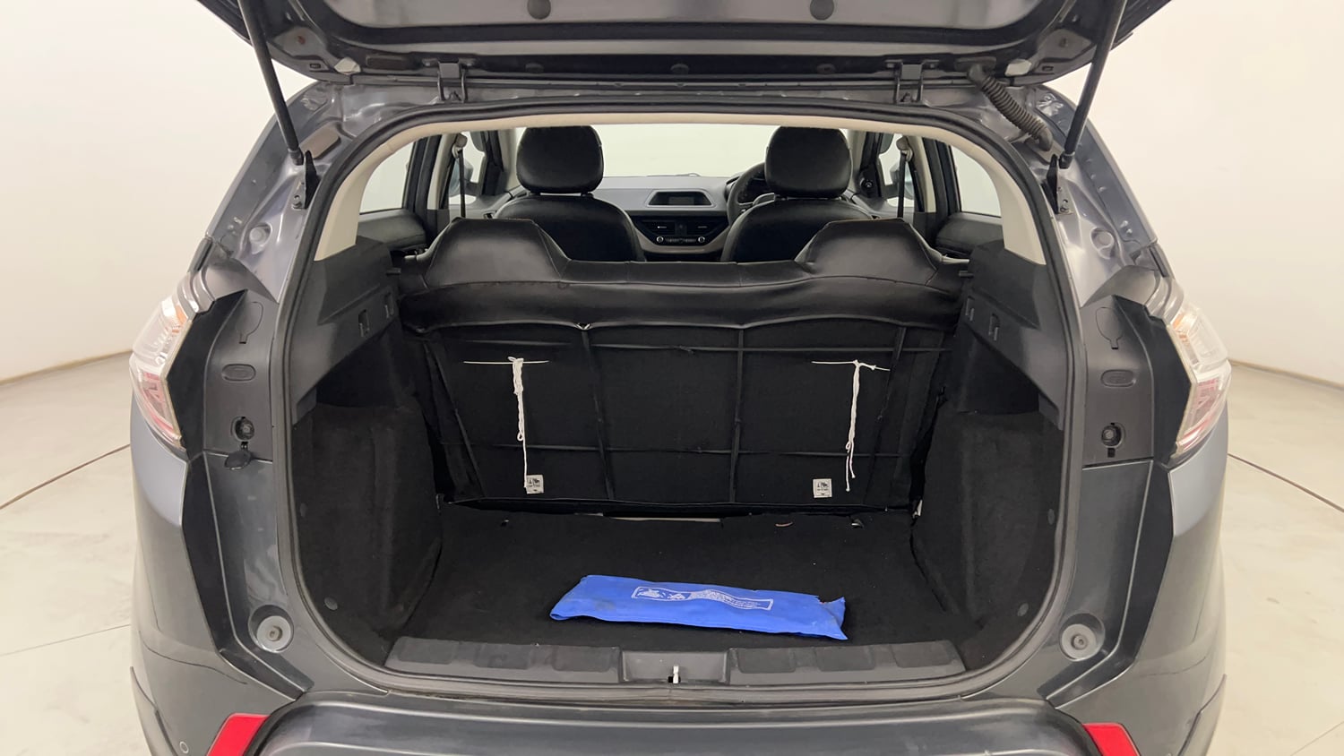 Used 2019 Tata Nexon XM Petrol Manual interior DICKY INSIDE VIEW