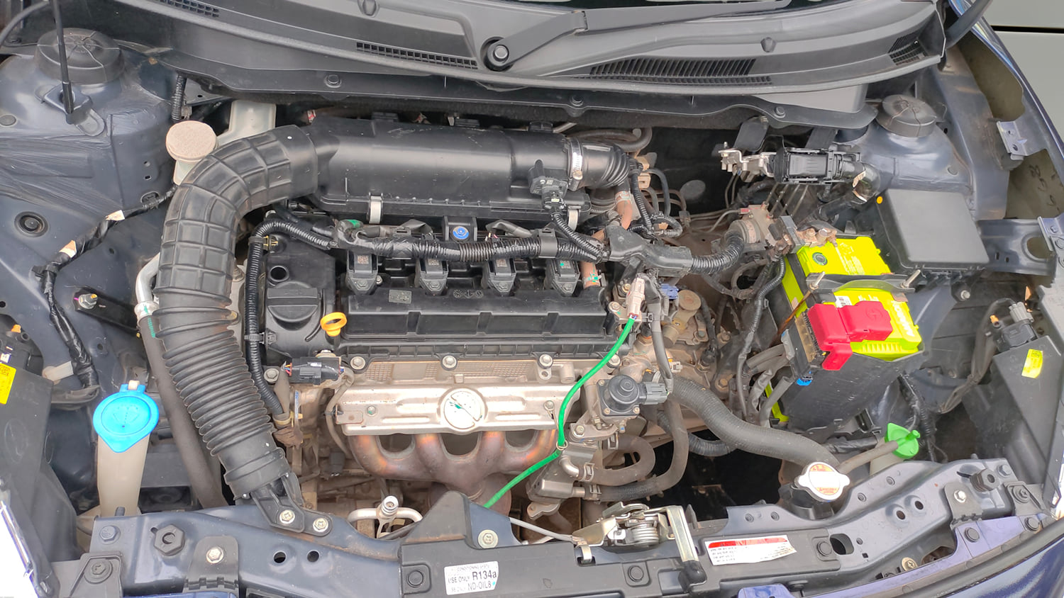 Used 2022 Maruti Suzuki Swift VXi Petrol Manual engine ENGINE RIGHT SIDE VIEW