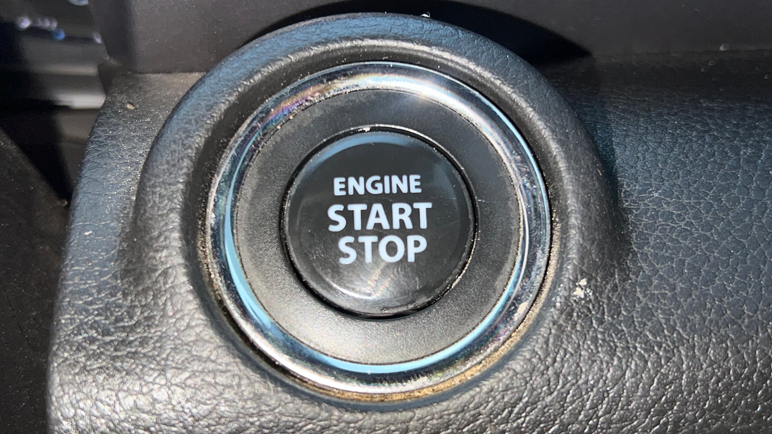 Used 2023 Maruti Suzuki XL6 Zeta AT Petrol Petrol Automatic top_features Keyless start