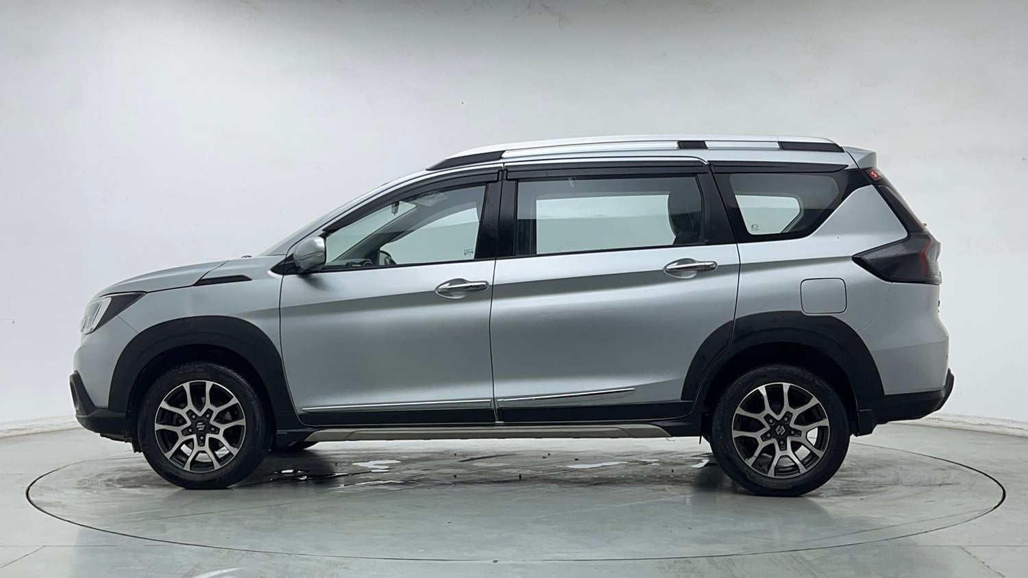 Used 2023 Maruti Suzuki XL6 Zeta AT Petrol Petrol Automatic exterior LEFT SIDE VIEW