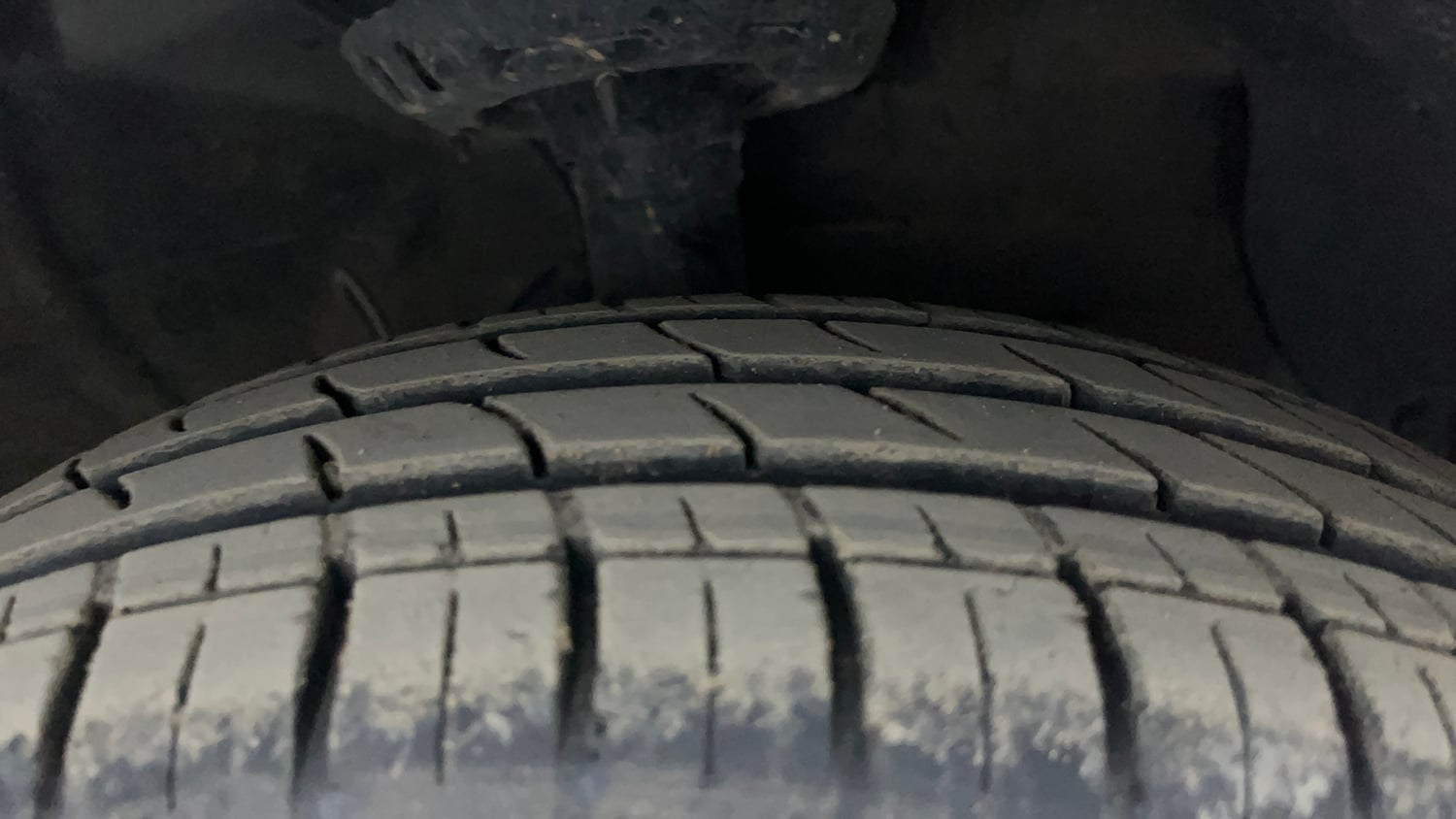 Used 2024 Hyundai Grand i10 Nios Magna 1.2 Kappa Petrol Manual tyres RIGHT FRONT TYRE TREAD VIEW