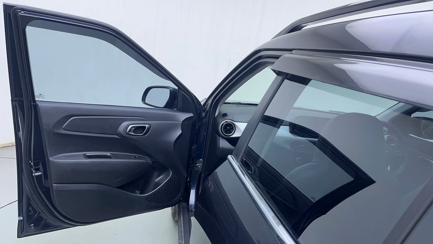 Used 2024 Hyundai Exter SX (O) 1.2 AMT Petrol Automatic interior LEFT FRONT DOOR OPEN VIEW