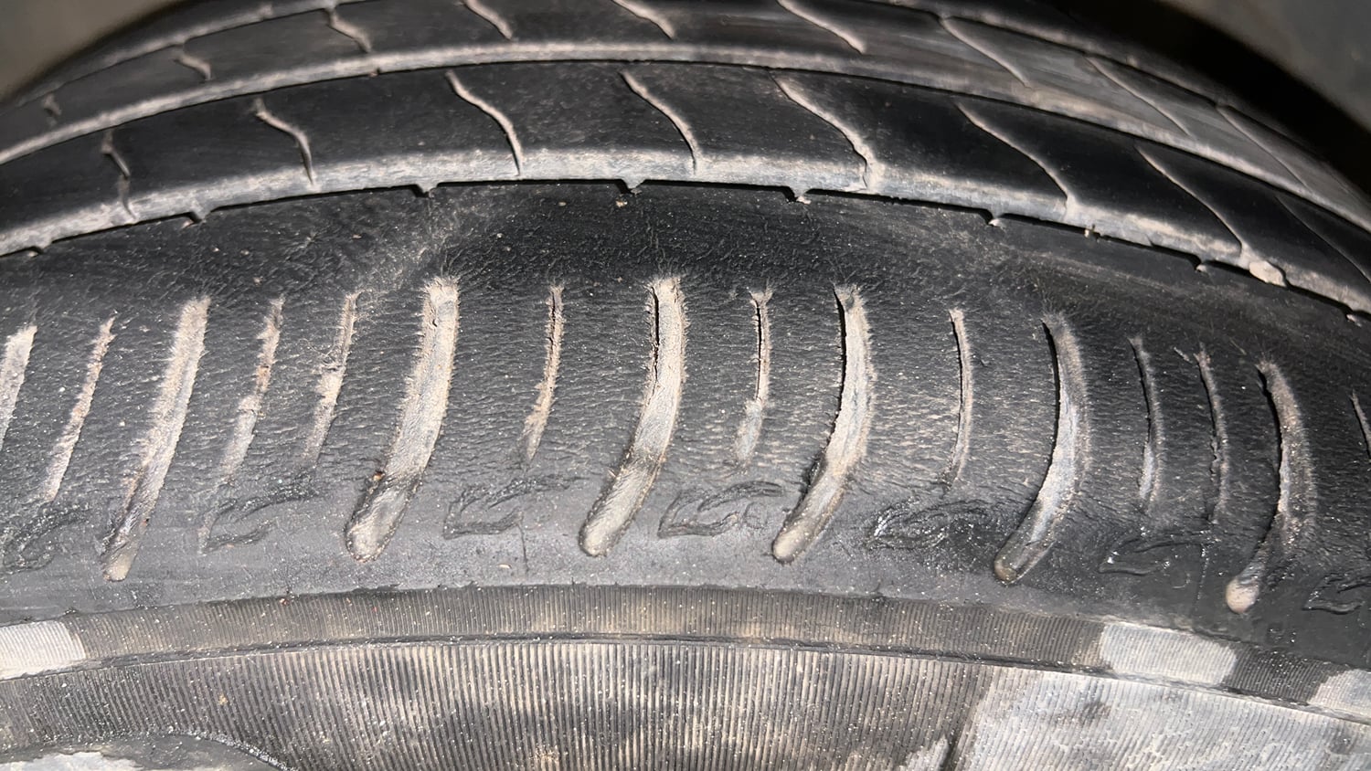 Used 2021 Tata Altroz XZ Petrol Petrol Manual tyres LEFT FRONT TYRE TREAD VIEW
