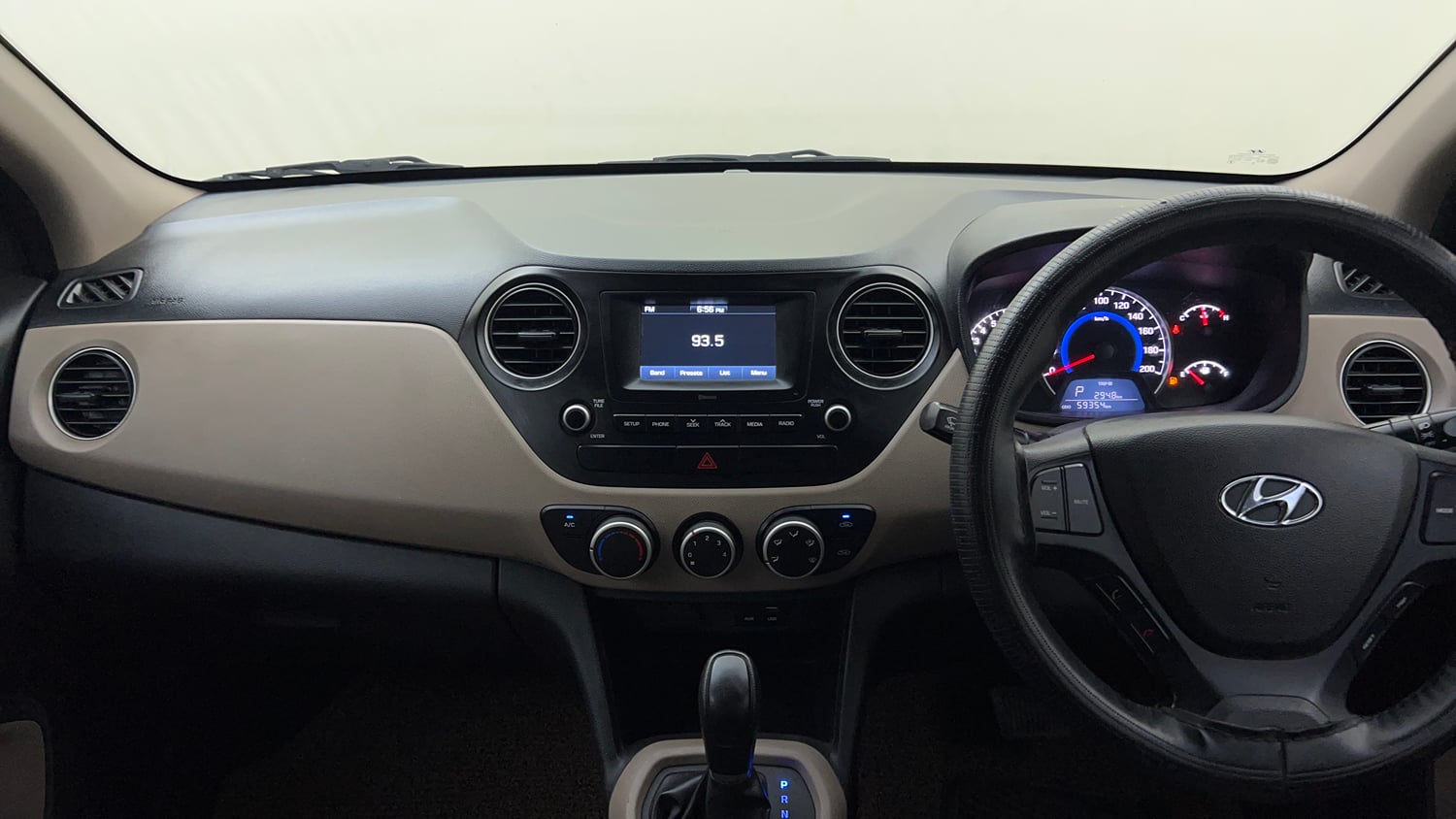 Used 2018 Hyundai Grand i10 Magna AT 1.2 Kappa VTVT Petrol Automatic interior MUSIC SYSTEM & AC CONTROL VIEW