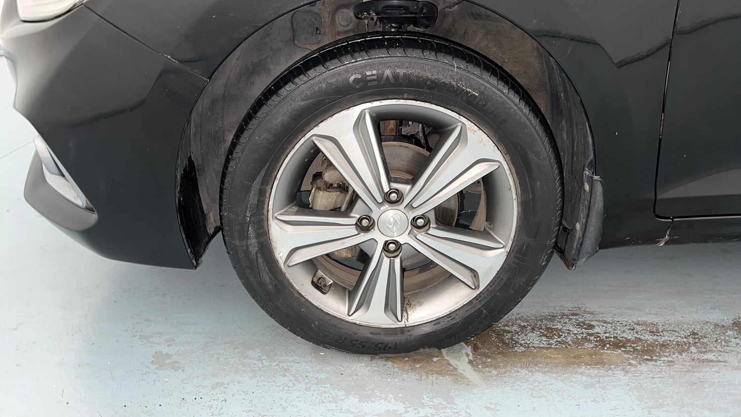 Used 2019 Hyundai Verna SX Plus 1.6 VTVT AT Petrol Automatic tyres LEFT FRONT TYRE RIM VIEW
