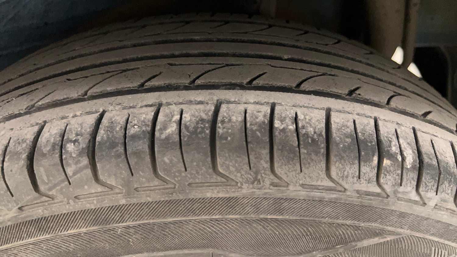 Used 2014 Maruti Suzuki Celerio VXi AMT Petrol Automatic tyres LEFT REAR TYRE TREAD VIEW