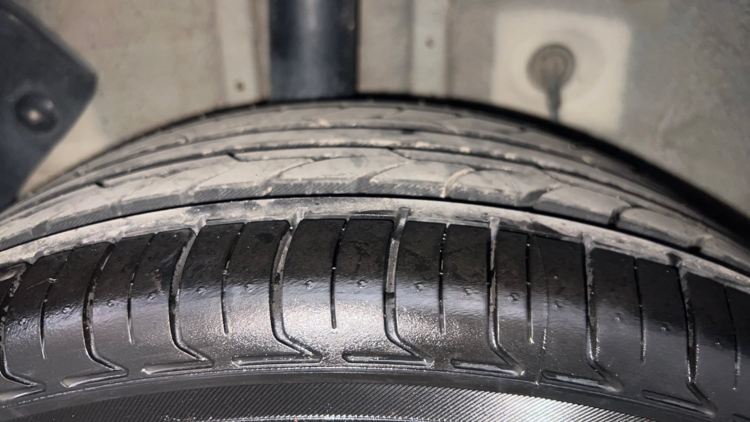 Used 2018 Hyundai Elite i20 Asta 1.4 CRDI (O) Diesel Manual tyres RIGHT REAR TYRE TREAD VIEW