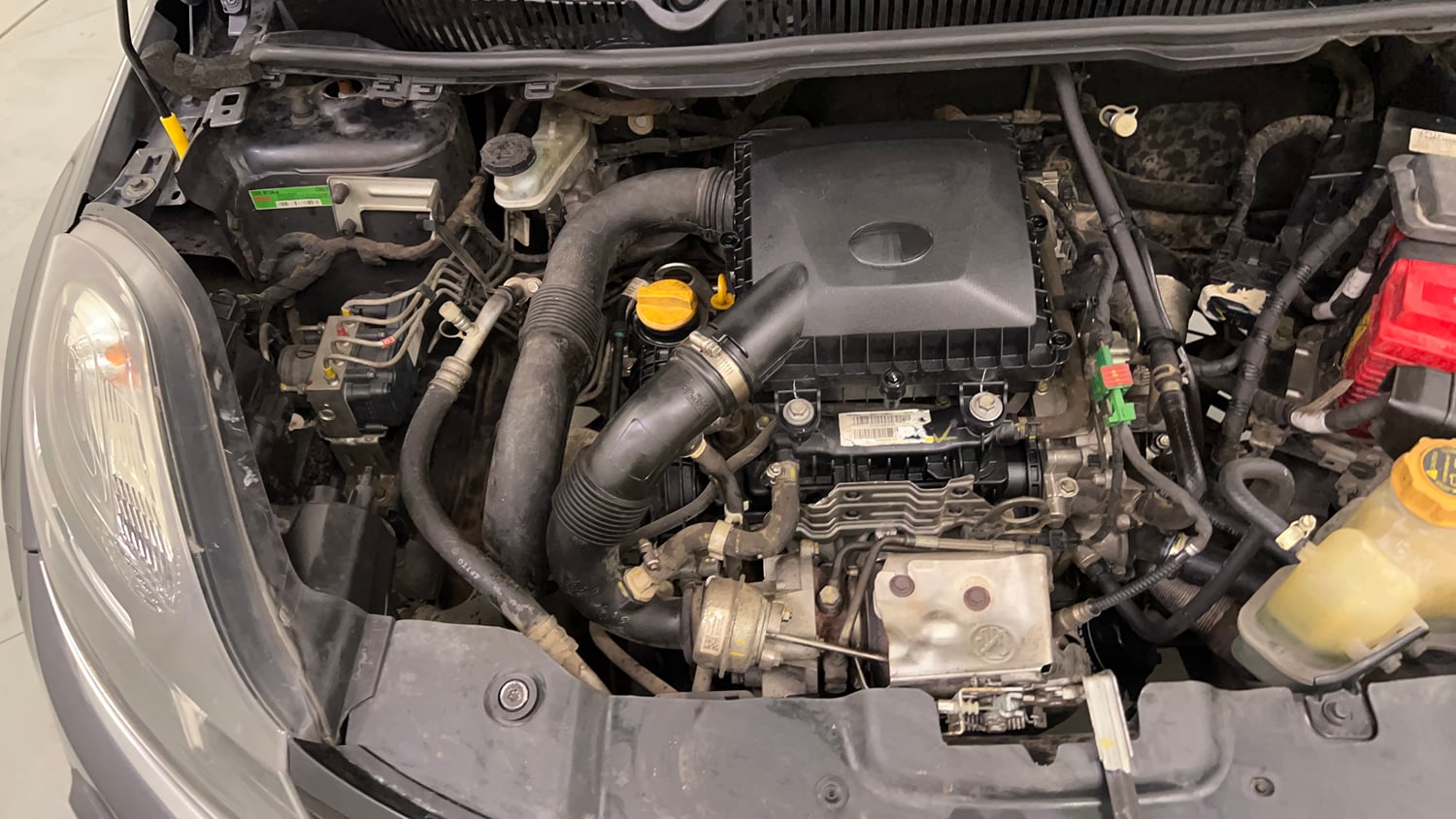 Used 2019 Tata Nexon XM Petrol Manual engine ENGINE RIGHT SIDE VIEW