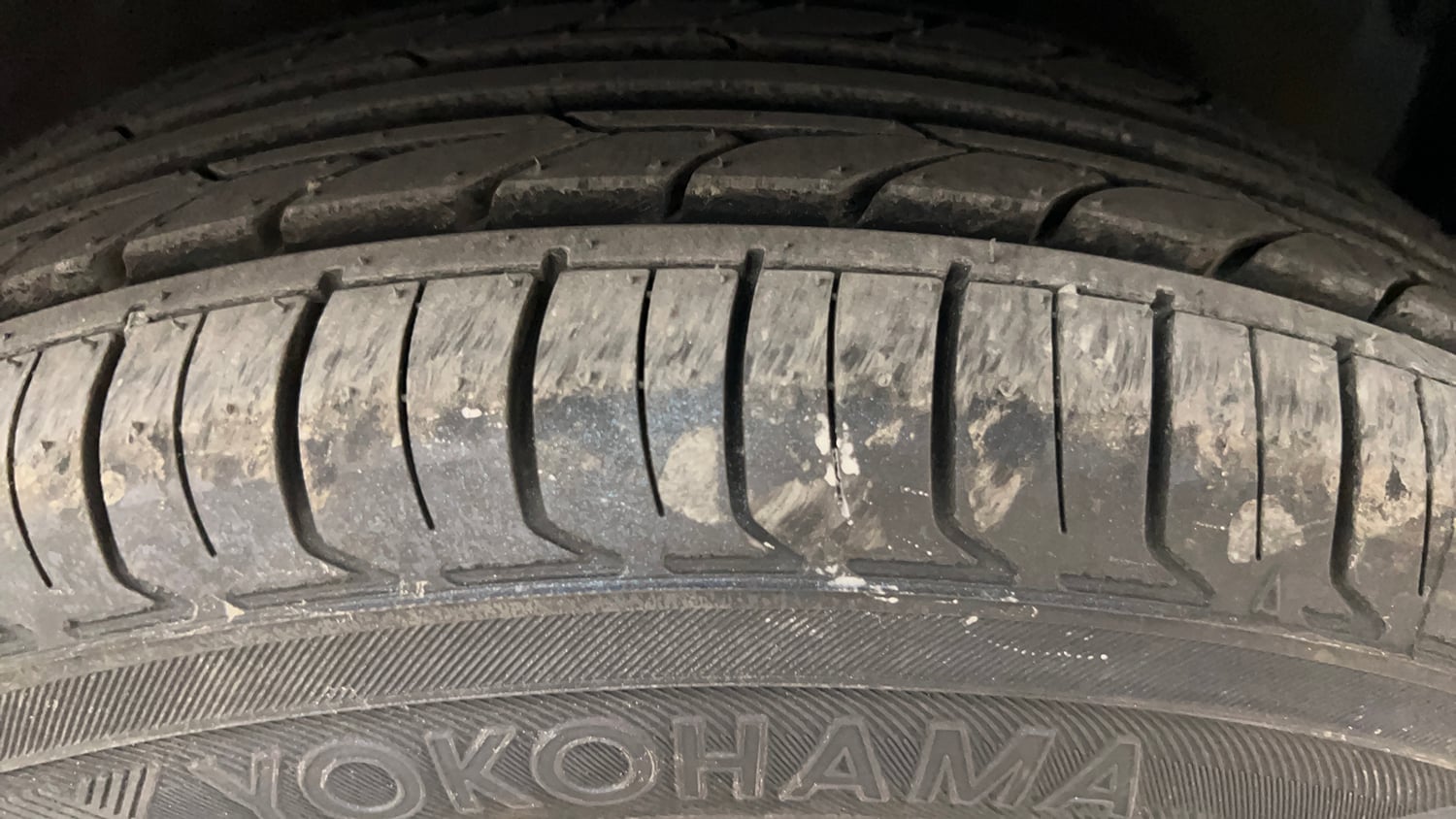 Used 2014 Maruti Suzuki Celerio VXi AMT Petrol Automatic tyres RIGHT FRONT TYRE TREAD VIEW