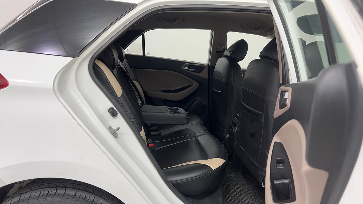 Used 2019 Hyundai Elite i20 Asta 1.2 (O) Petrol Manual interior RIGHT SIDE REAR DOOR CABIN VIEW