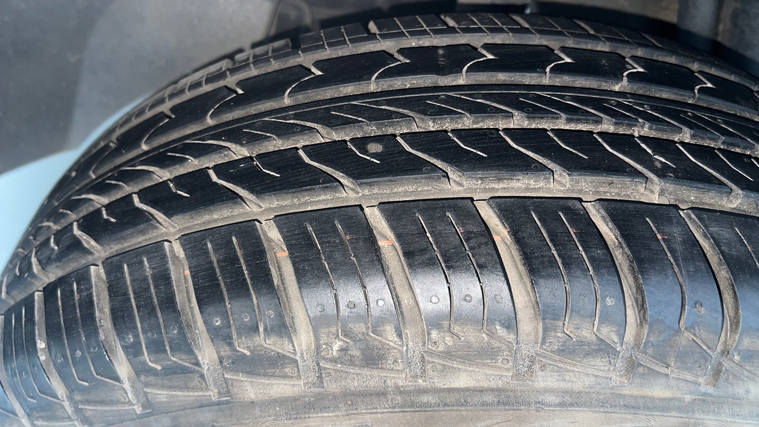 Used 2019 Renault Duster RXS CVT Petrol Automatic tyres RIGHT REAR TYRE TREAD VIEW