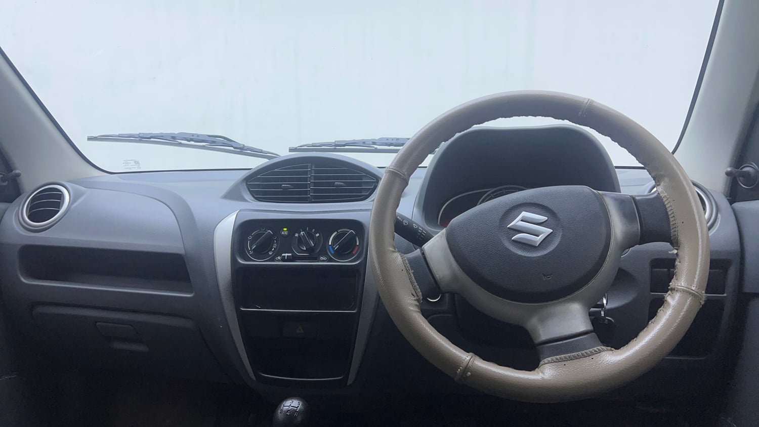 Used 2014 Maruti Suzuki Alto 800 Lxi Petrol Manual interior DASHBOARD VIEW
