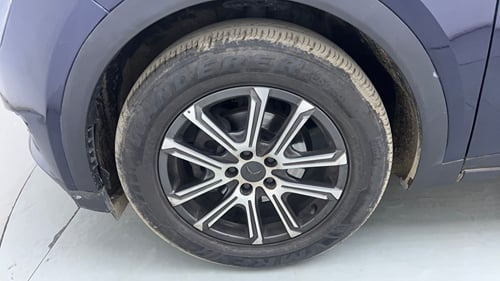 Used 2022 Mahindra XUV700 AX 7 Petrol AT Luxury Pack 7 STR Petrol Automatic tyres LEFT FRONT TYRE RIM VIEW
