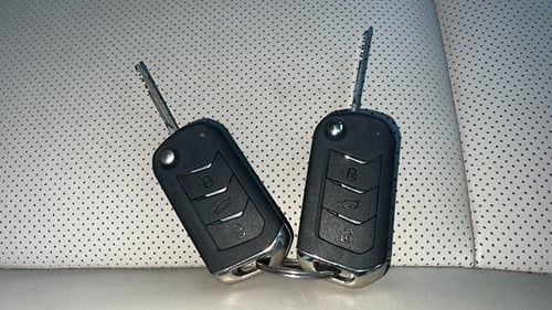 Used 2022 Mahindra XUV700 AX 7 Petrol AT Luxury Pack 7 STR Petrol Automatic extra CAR KEY VIEW