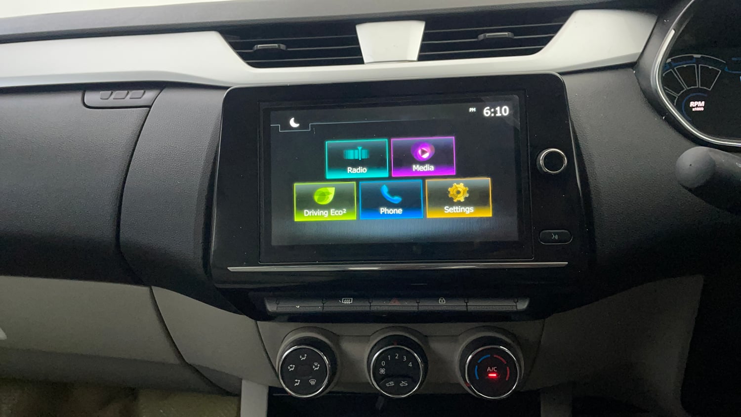 Used 2020 Renault Triber RXZ EASY-R AMT Petrol Automatic interior MUSIC SYSTEM & AC CONTROL VIEW