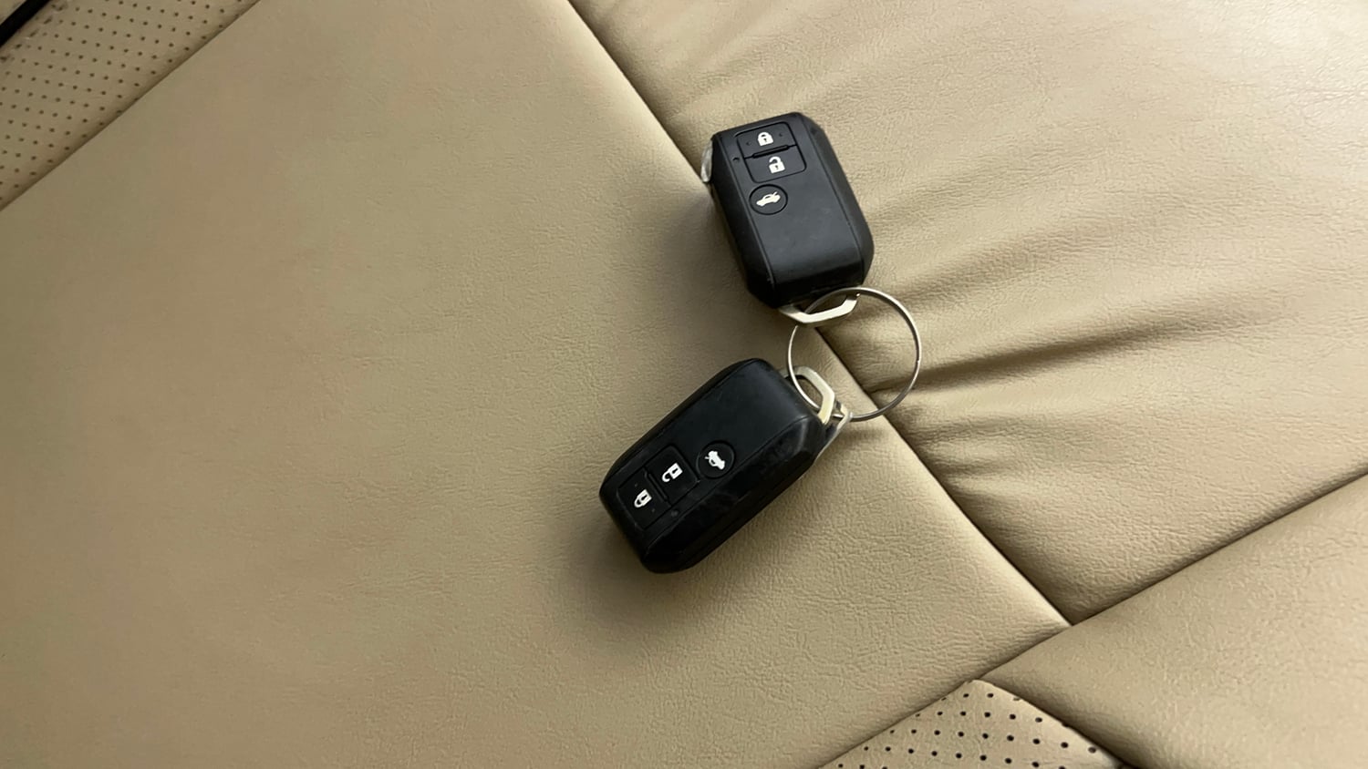 Used 2022 Maruti Suzuki Dzire ZXi Plus AGS Petrol Automatic extra CAR KEY VIEW